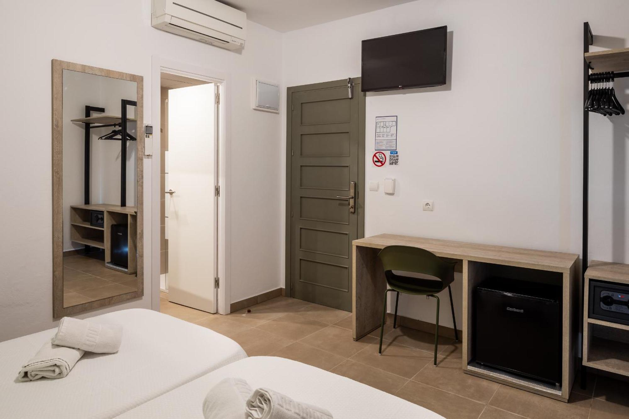 Hostal Alicante Sant Antoni de Portmany Exterior foto