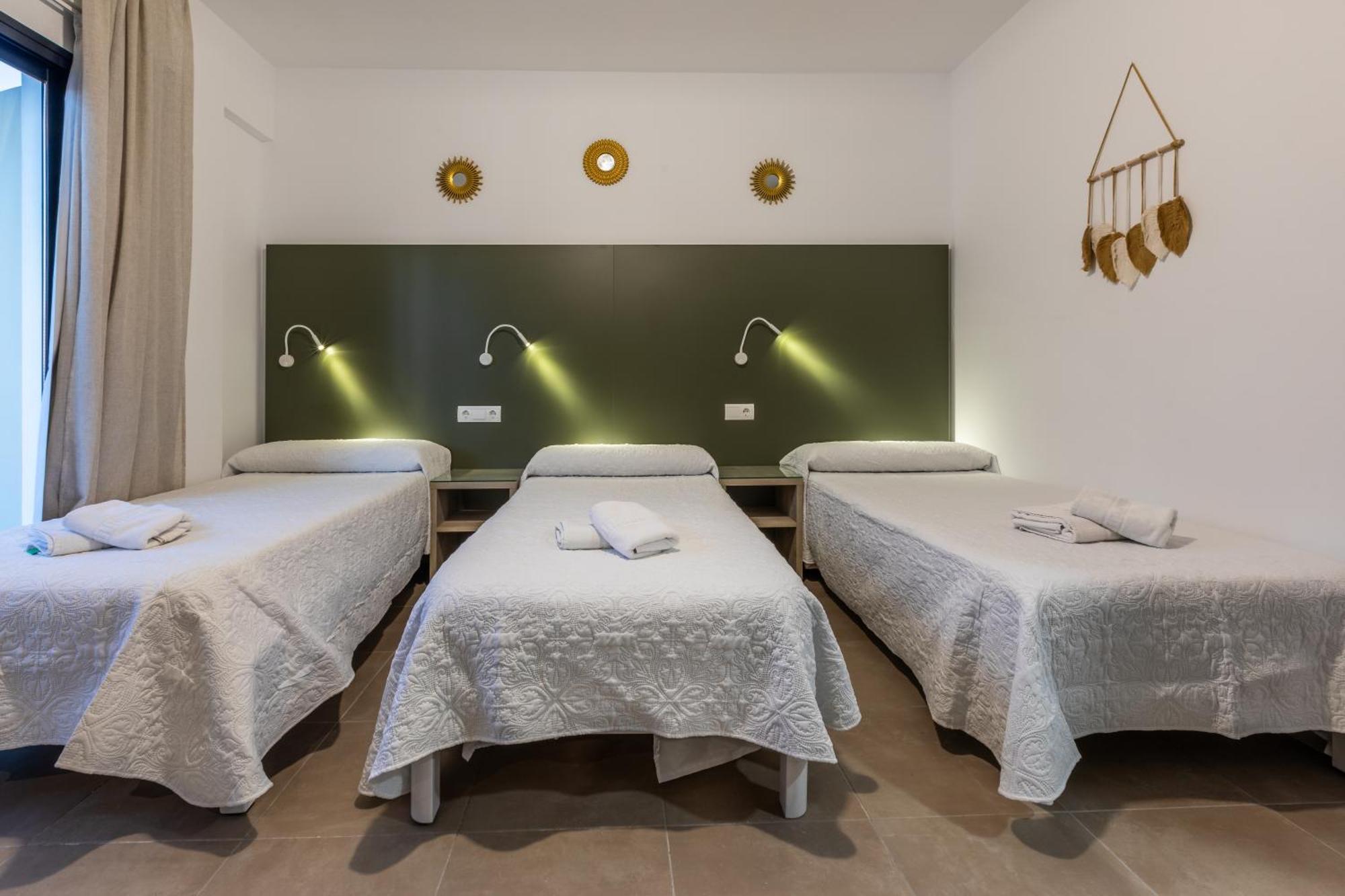 Hostal Alicante Sant Antoni de Portmany Exterior foto