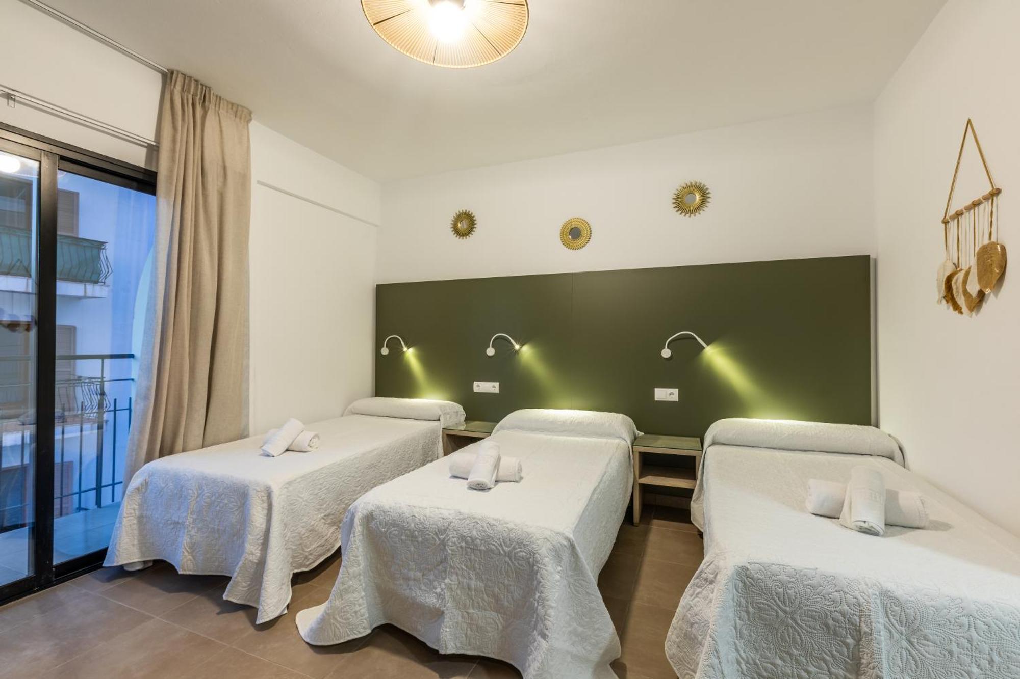 Hostal Alicante Sant Antoni de Portmany Exterior foto