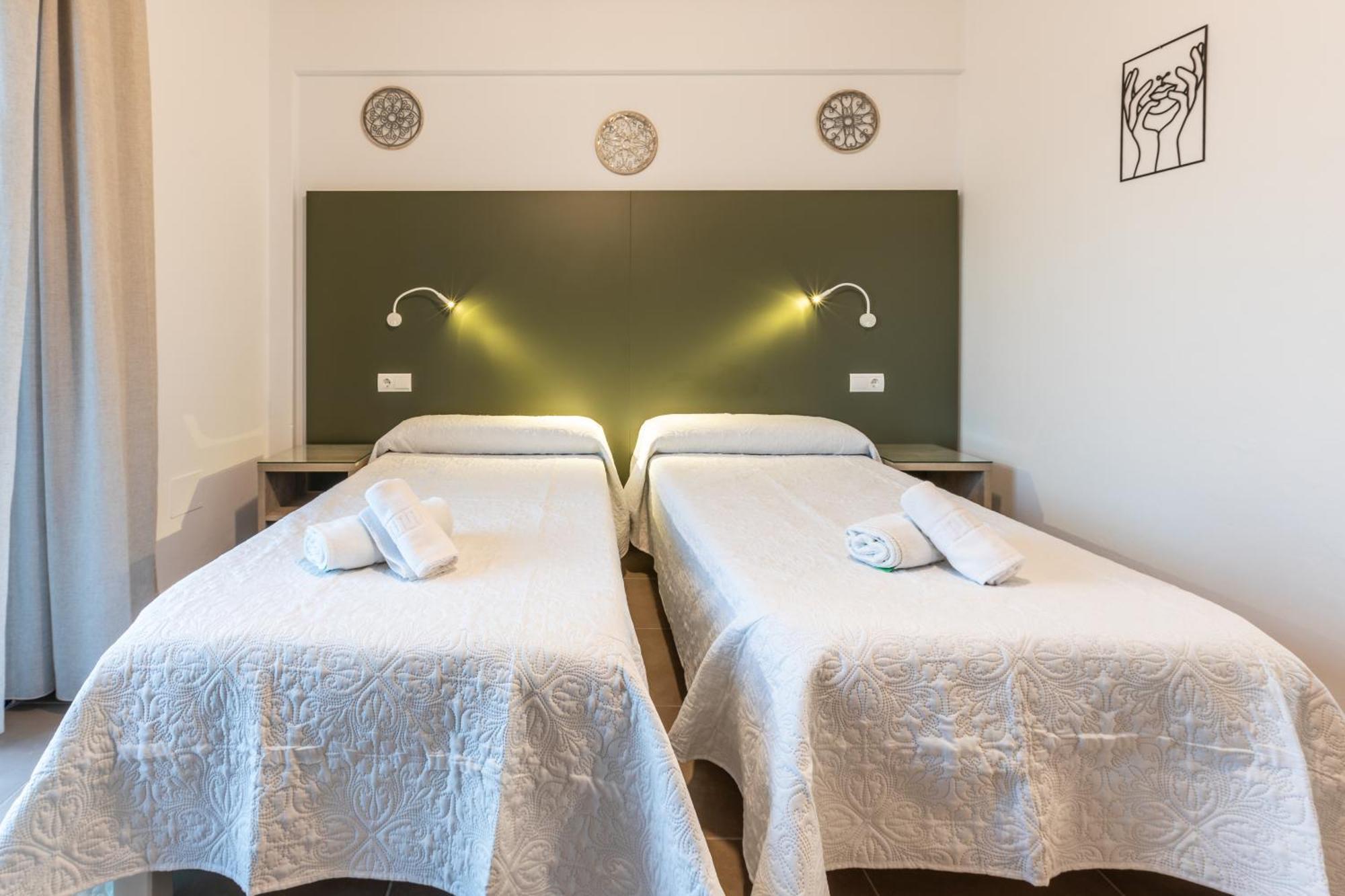 Hostal Alicante Sant Antoni de Portmany Exterior foto